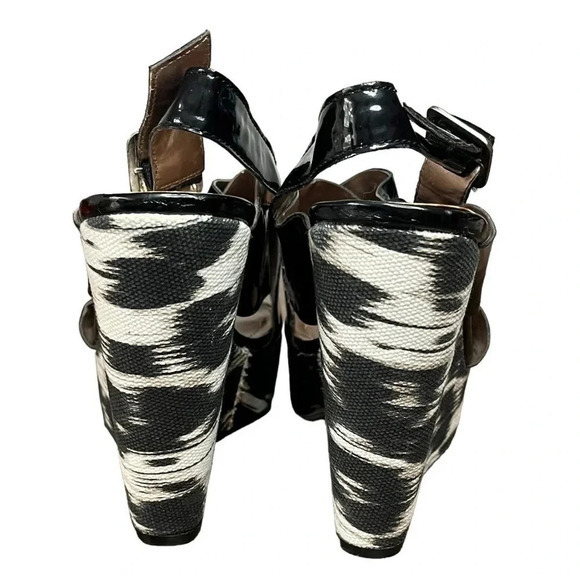 BCBG GENERATION BLACK PATENT LEATHER WEDGE WOMEN'S SIZE 8 - Picture 4 of 13